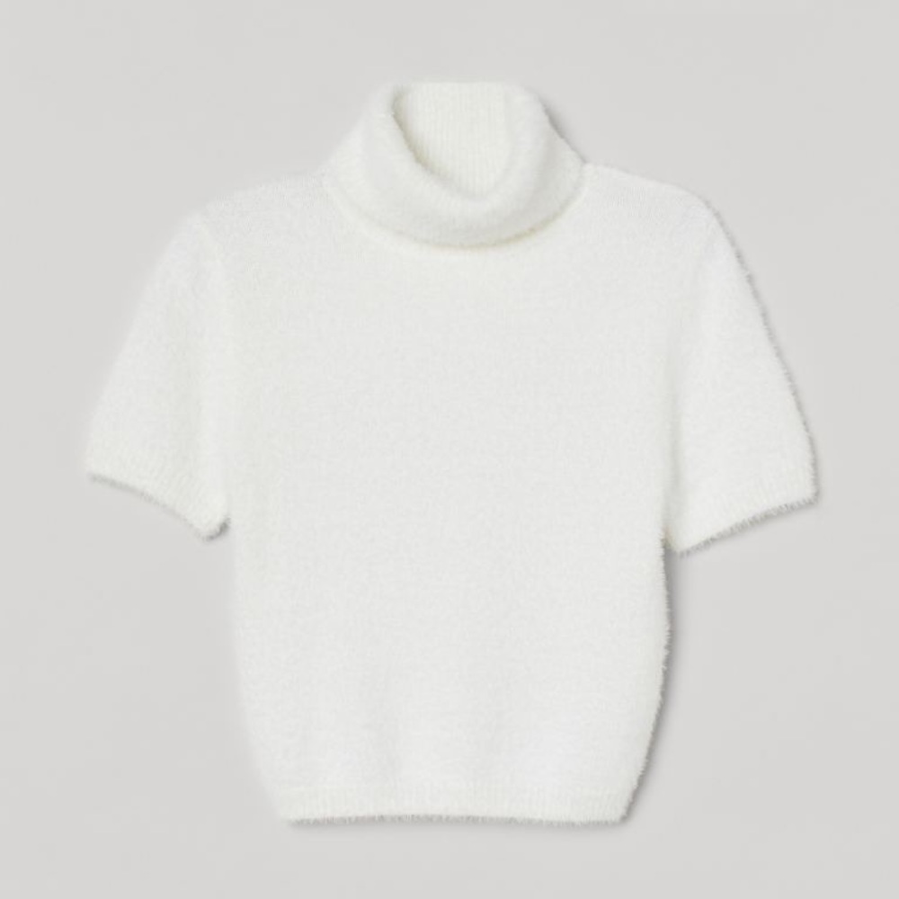H&M Fluffy Short Turtleneck